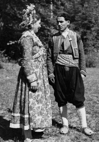 1.-IEF-foto-1502,-Mladenci,-Doli,-Tošo-Dabac,-Institut-za-etnologiju-i-folkloristiku