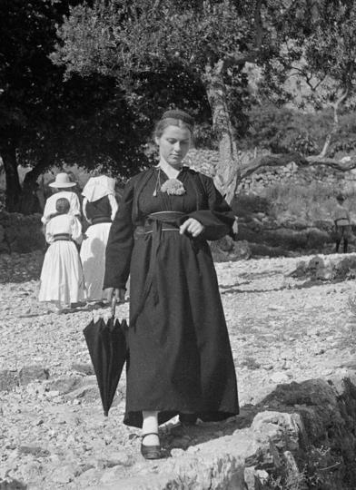 1.-IEF-foto-597,-Djevojka,-Dubravka,-Tošo-Dabac,-Institut-za-etnologiju-i-folkloristiku