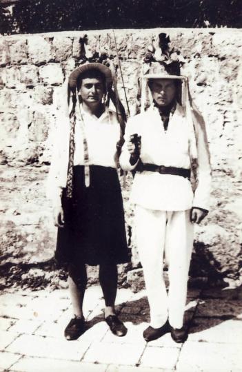 10.-Par-Bijelih-maškara,-1964.,-KUD-Putniković,-prikupila-Valentina-Vitković