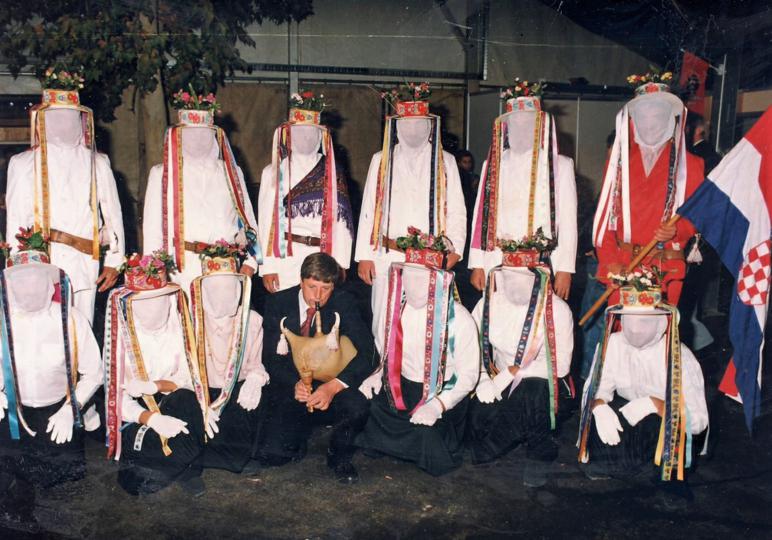 11.-Bijeli-maškari-iz-Putnikovića,-2006.,-KUD-Putniković,-prikupila-Valentina-Vitković