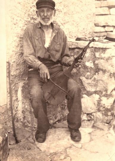 15.-Guslar-s-otoka-Mljeta,-Branimir-Gušić,-1930-ih