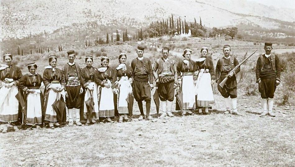 17.-Konavljani-i-Konavoke,-Pavlina-Bogdan-Bijelić,-Zbirka-fotografija-ONŽO,-OE-HAZU-107a-e