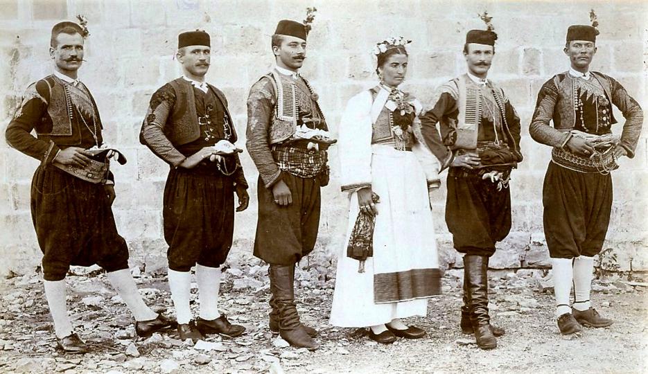 19.-Lipo-ti-je-pogledati-kada-svati-s-kitom-jedre,-Antun-Radić,-1898.,-Zbirka-fotografija-ONŽO,-OE-HAZU-SZ-50