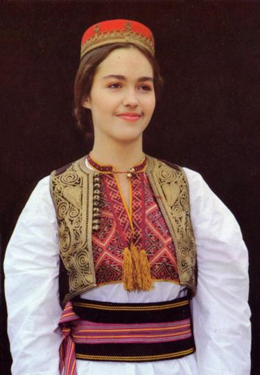 43.-Djevojka-u-konavoskoj-nošnji,-1980-ih