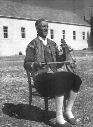 5.-Lijeričar,-Osojnik,-Elsie-Ivancich-Dunin,-1973.