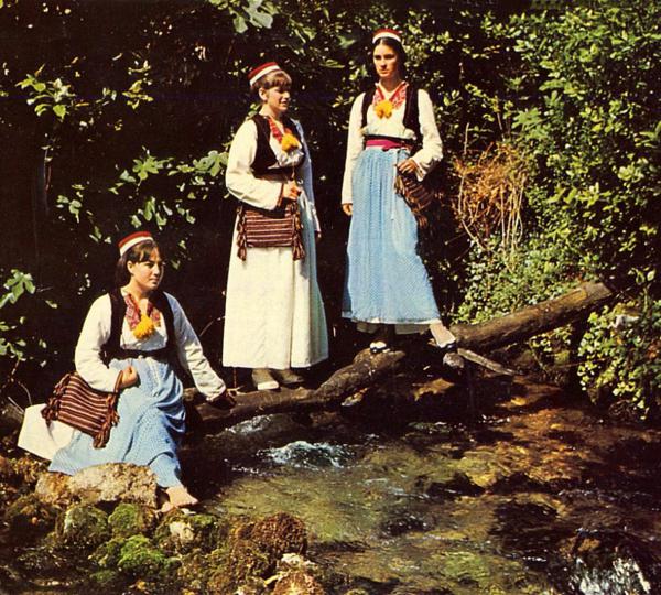 67.-Konavoke-na-rijeci-Ljutoj,-razglednica,-1980-ih