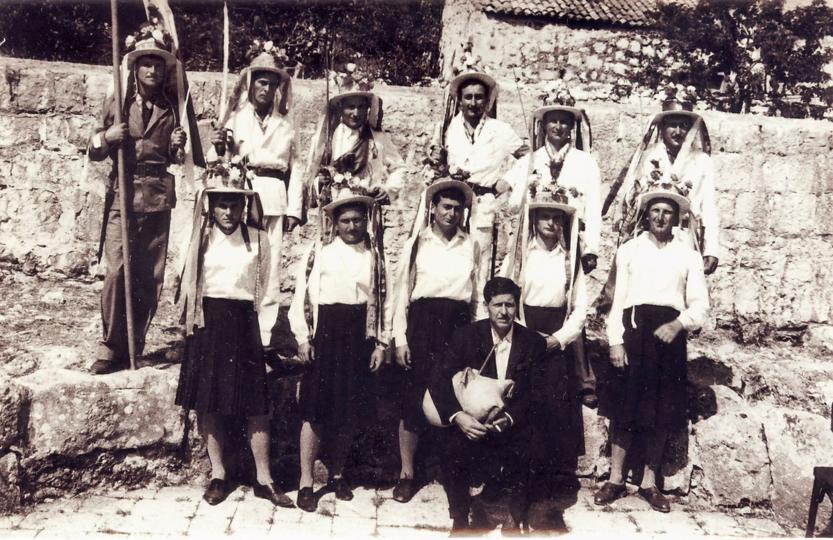 8.-Bijeli-maškari-iz-Putnikovića,-1964.,-KUD-Putniković,-prikupila-Valentina-Vitković-(3)