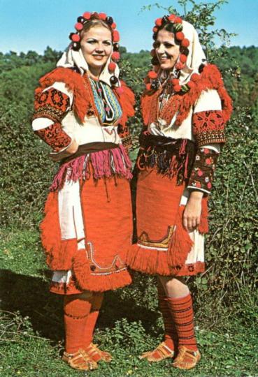 FAL-D1458,-Ženska-narodna-nošnja-iz-Mariova-Makedonija,-1973.