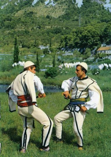 FAL-D1460,-Muška-narodna-nošnja-iz-Rugove,-Kosovo,-1973.