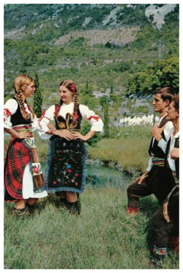 FAL-D1464,-Narodna-nošnja-iz-Šumadije,-Srbija,-1973.