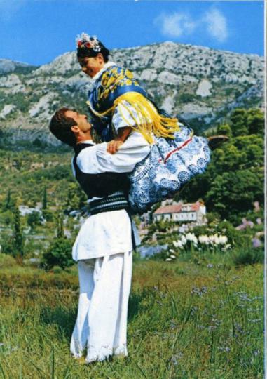 FAL-D1476,-Narodna-nošnja-iz-Bizovca-Hrvatska,-1973.