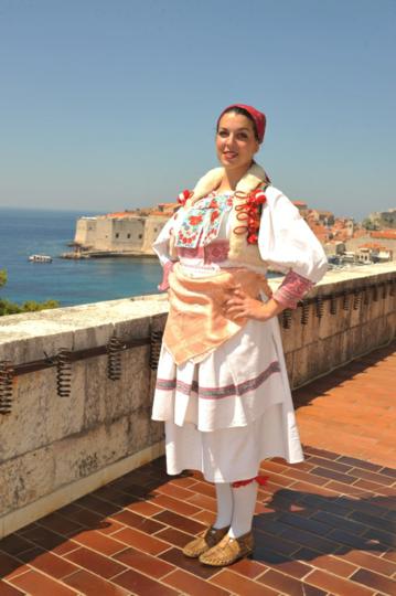 FAL-D1493,-Ženska-narodna-nošnja-iz-Prigorja,-Hrvatska,-2012.