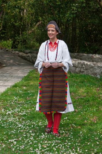 FAL-D1495,-Narodna-ženska-nošnja-iz-Baranje,-Hrvatska,-2015.