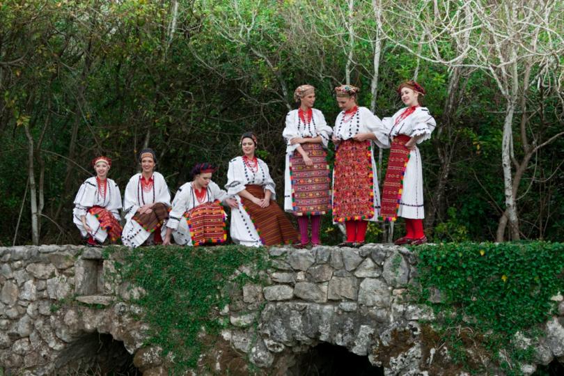 FAL-D1499,-Ženska-narodna-nošnja-iz-Baranje,-Hrvatska,-2015.