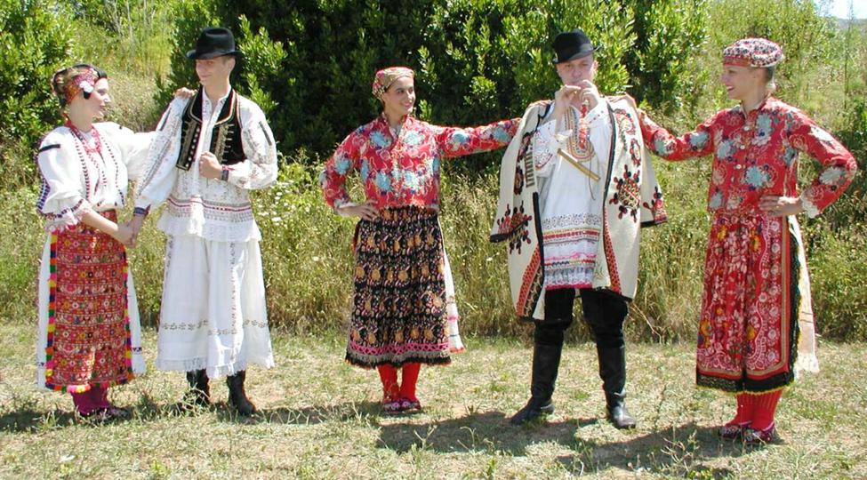 FAL-D1500,-Narodna-nošnja-iz-Baranje,-Hrvatska,-2003.