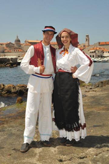 FAL-D1506,-Narodna-nošnja-iz-Slavonije,-Hrvatska,-2012.