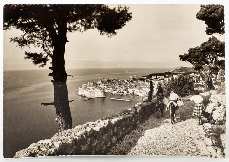 Župljani-s-magarcem-na-putu-prema-gradu,-Združna-knjiga---Beograd,-snimio-M.-Mrđanov,-2113,-1960-ih-1